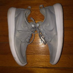Nike Roshe 2- gray women’s size 8